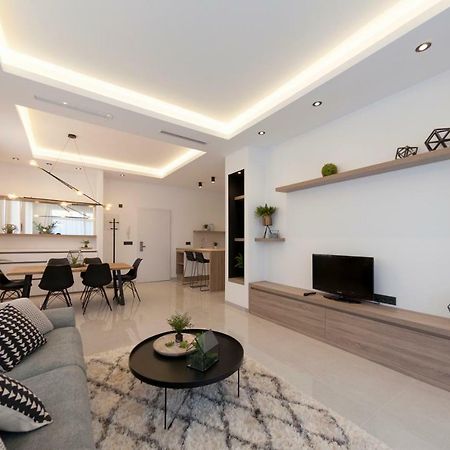 Apartamentos La Laguna II Luxury Apartments 시우다드 케사다 외부 사진