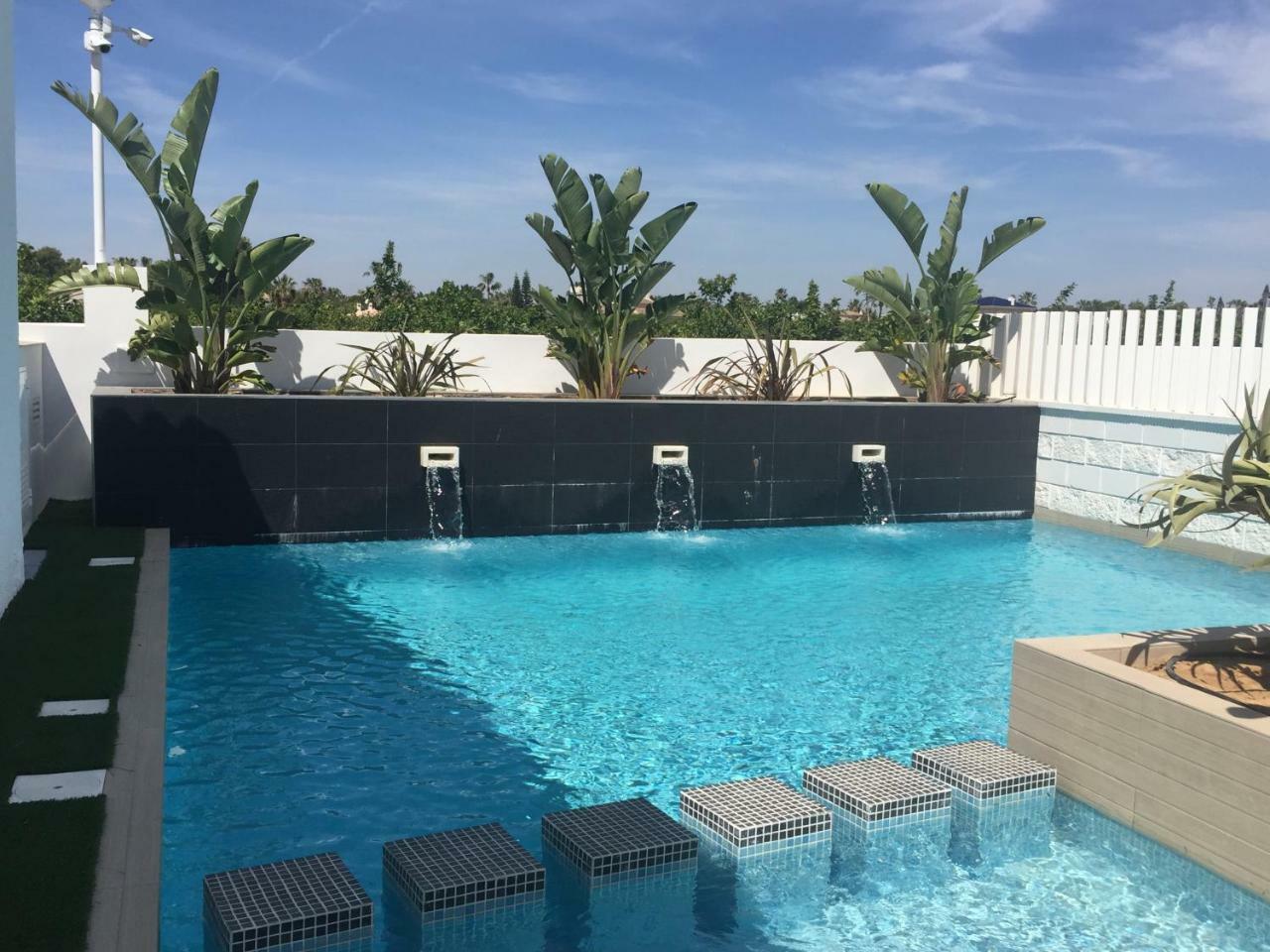 Apartamentos La Laguna II Luxury Apartments 시우다드 케사다 외부 사진