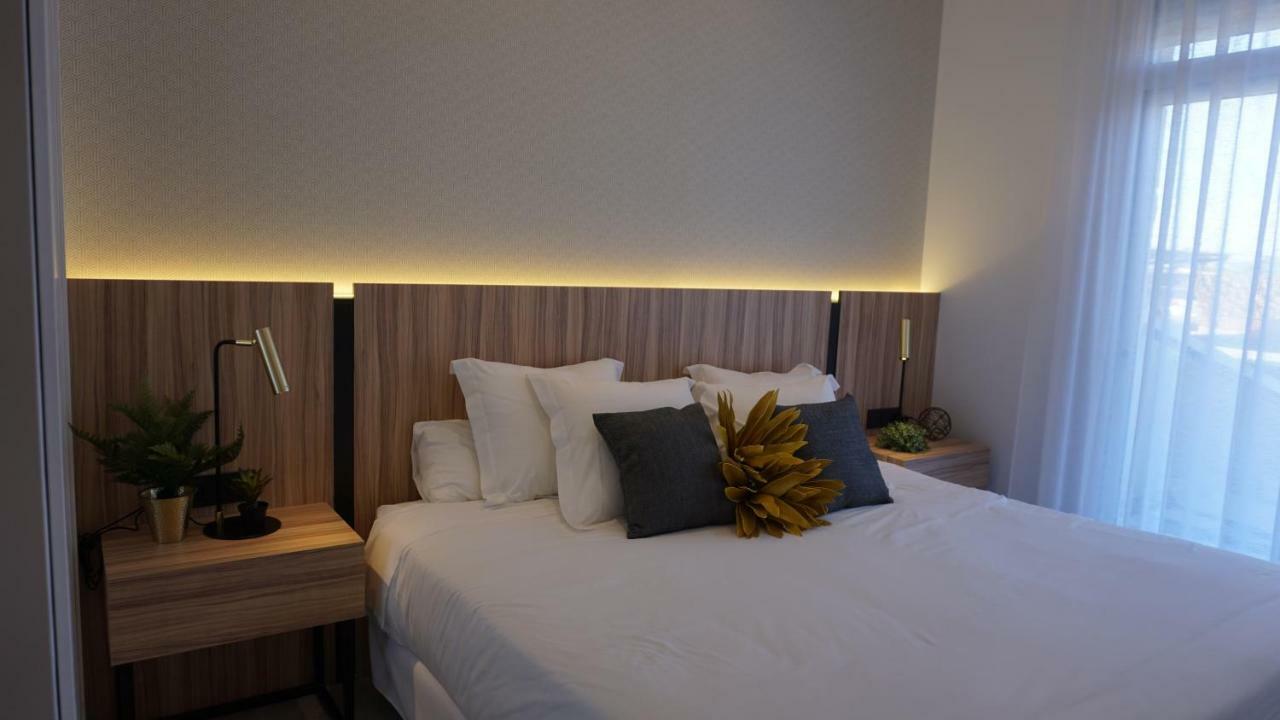 Apartamentos La Laguna II Luxury Apartments 시우다드 케사다 외부 사진