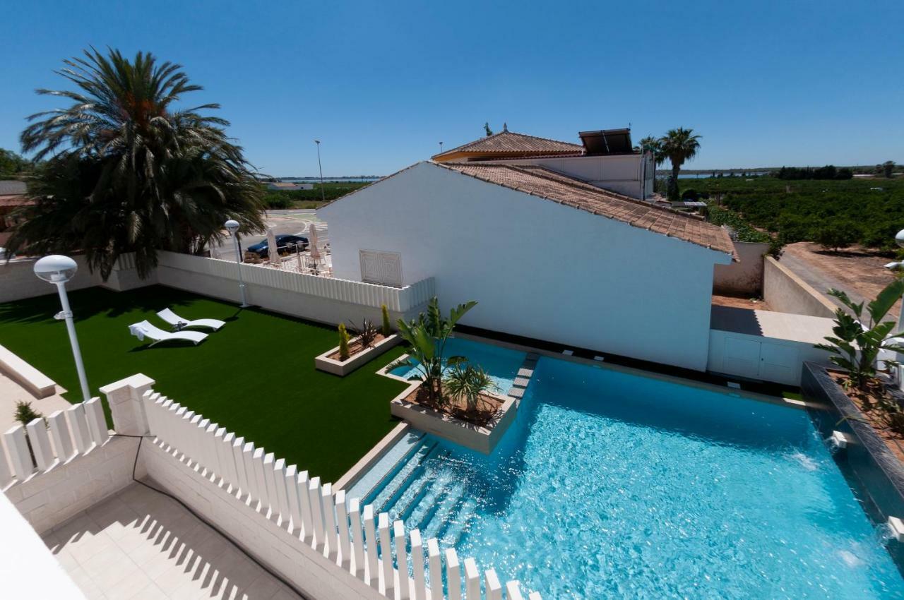 Apartamentos La Laguna II Luxury Apartments 시우다드 케사다 외부 사진